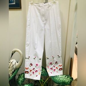 Larry Levine Cream Sport Stretch Pants with Floral Embroidery